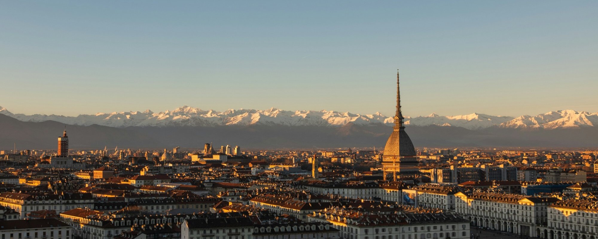 Turin et la Mole Antonelliana au coucher du soleil